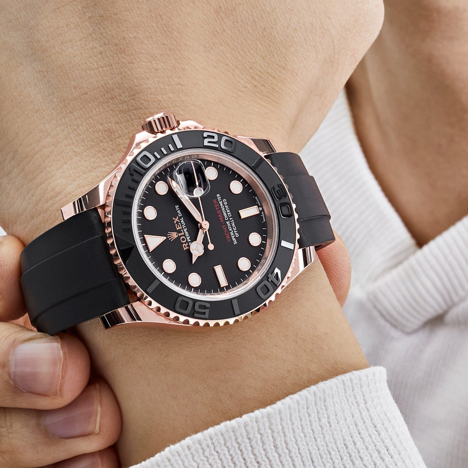 Rolex watch (Golden)
